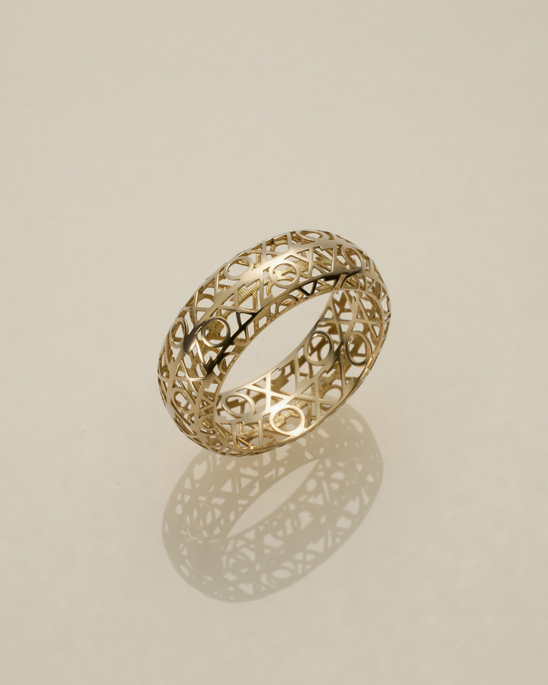 繊細な透かしデザインのリングの秘密 – XOZ(クロスオズ)公式オンライン