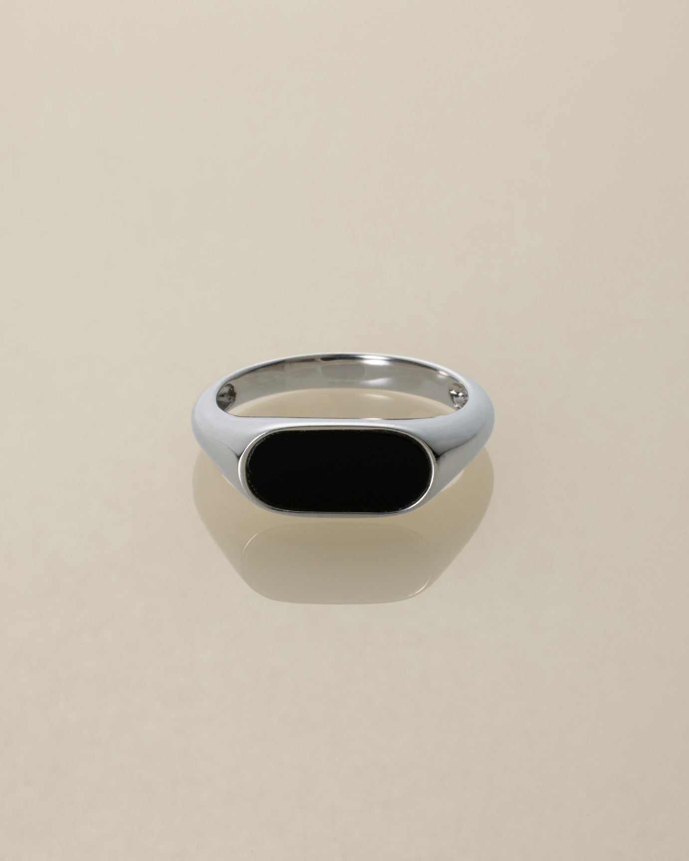 onyx oval signet ring<br>オニキスオーバル シグネットリング