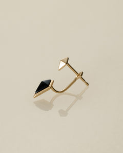 K10 onyx diamond-shaped stud pierced earring <br>オニキス ダイヤシェイプ スタッドピアス