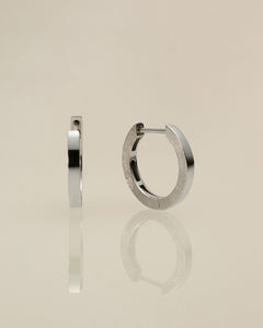 K18 flat hoop pierced earring [medium]<br>フラット フープピアス [ミディアム]