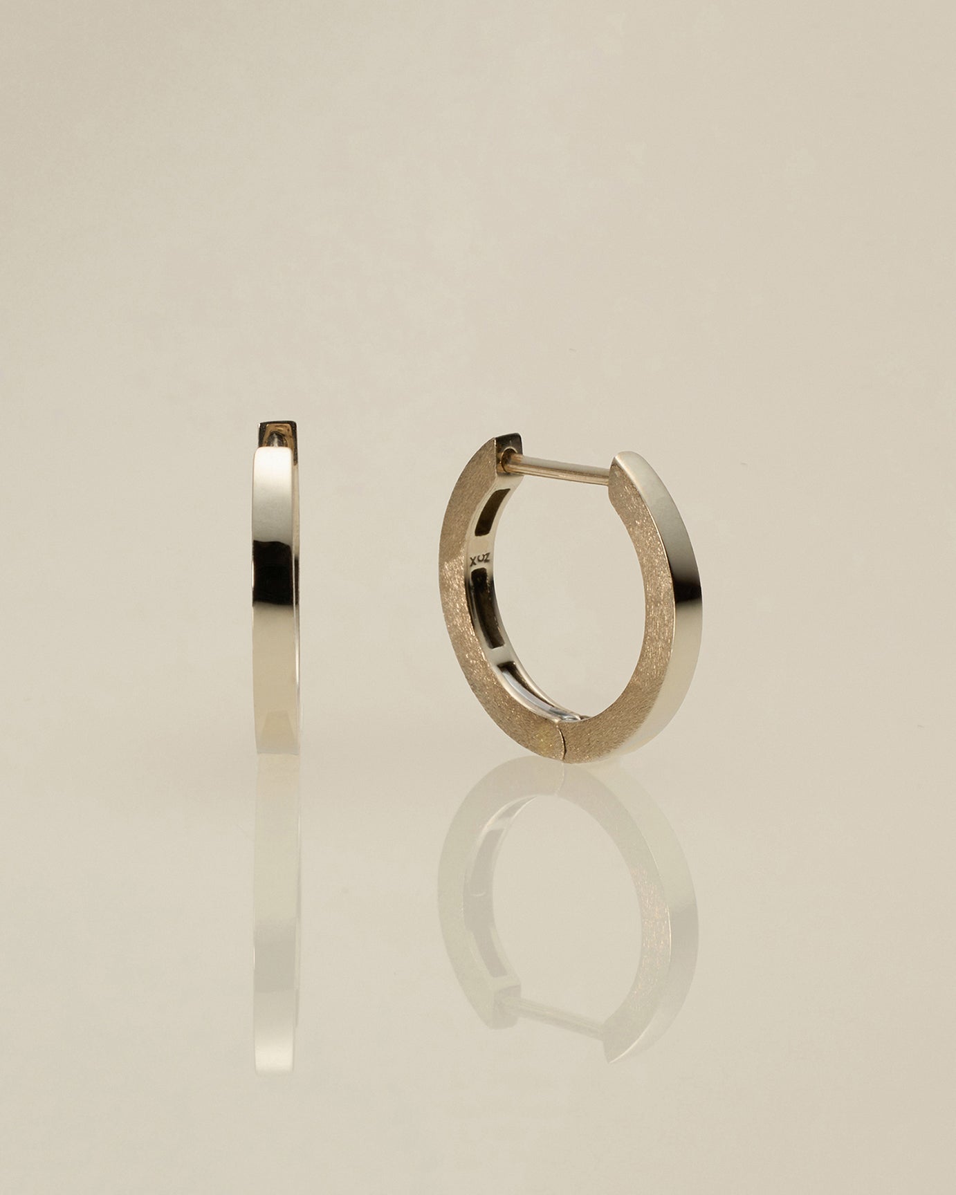 K18 flat hoop pierced earring [medium]<br>フラット フープピアス [ミディアム]