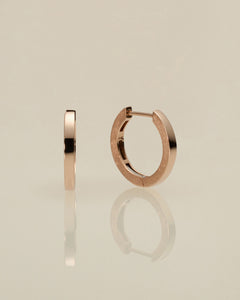 K18 flat hoop pierced earring <br>K18 フラット フープピアス [ミディアム]