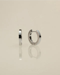 K18 flat hoop pierced earring <br>K18 フラット フープピアス [スモール]